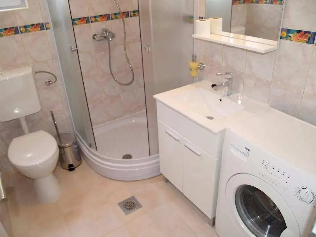 Apartment In Preko With Terrace, Air Conditioning, Wifi, Washing Machine 0*,