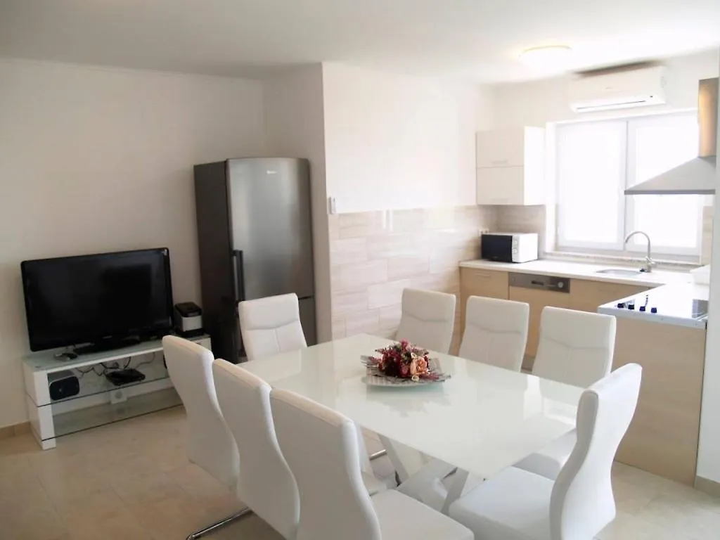 Apartment In Preko With Terrace, Air Conditioning, Wifi, Washing Machine